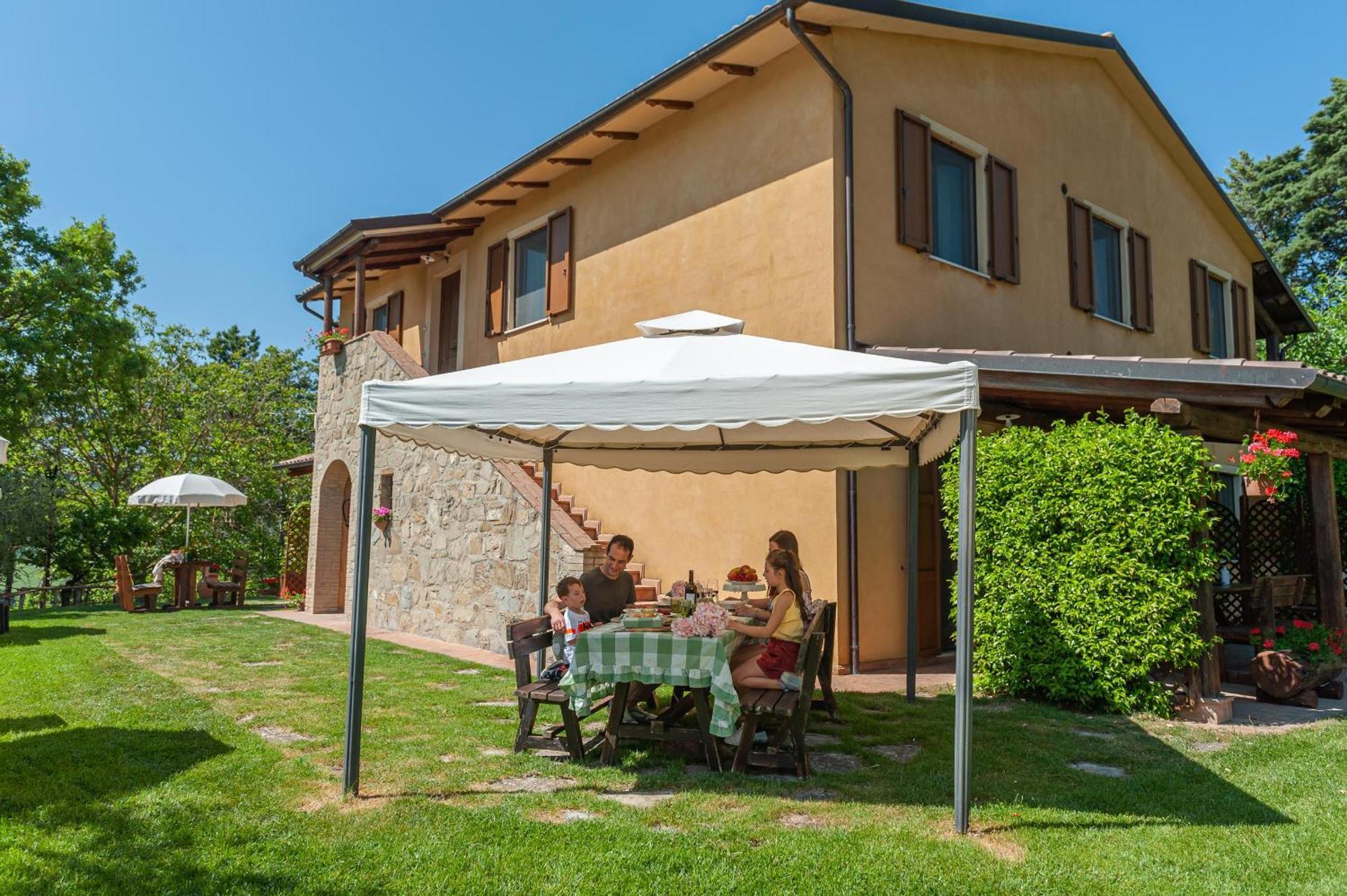 Agriturismo Le Dolci Colline Valfabbrica Exteriör bild